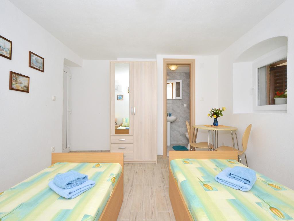 Apartment Petrovic Trogir Exteriör bild