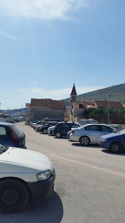 Apartment Petrovic Trogir Exteriör bild