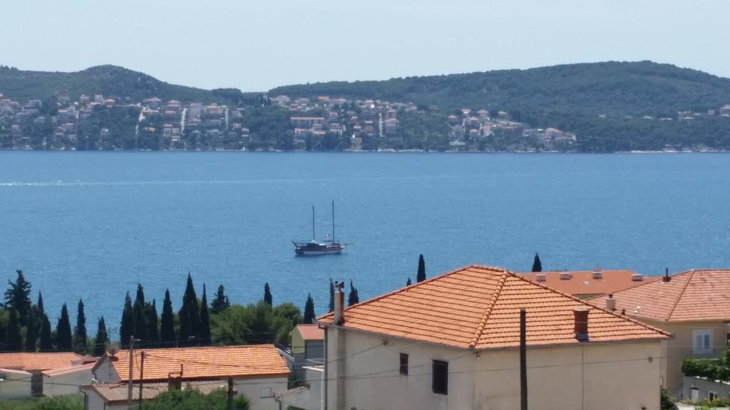 Apartment Petrovic Trogir Exteriör bild