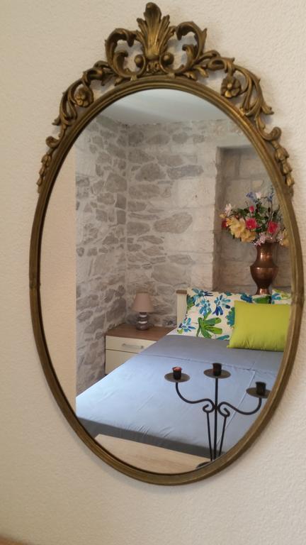 Apartment Petrovic Trogir Exteriör bild