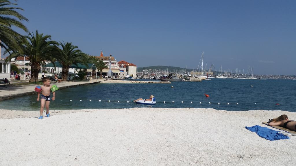 Apartment Petrovic Trogir Exteriör bild