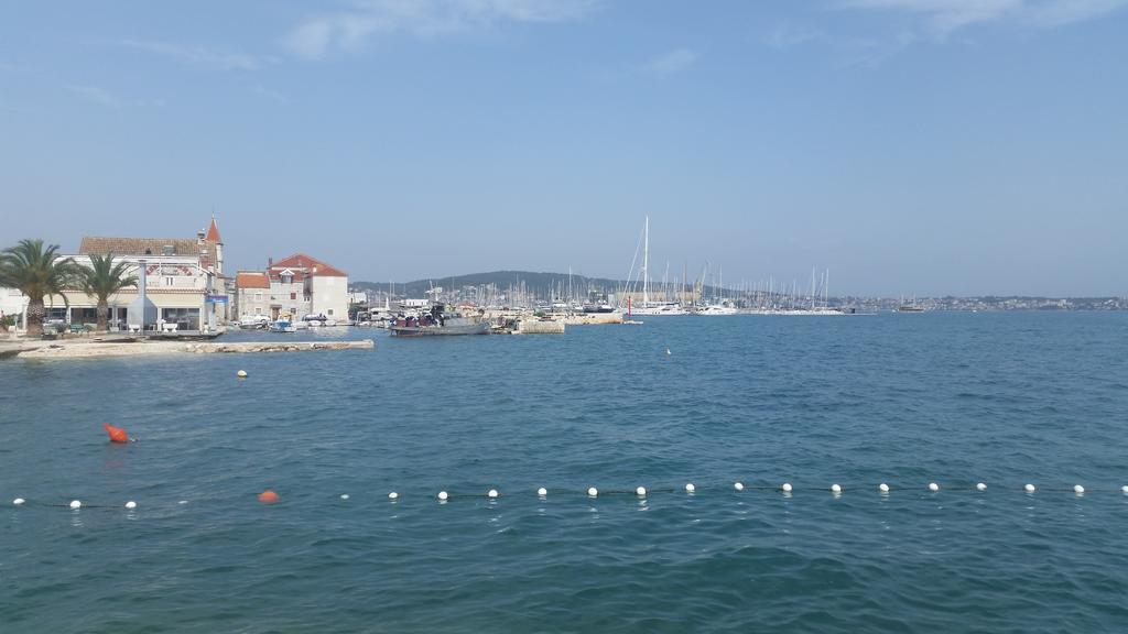 Apartment Petrovic Trogir Exteriör bild
