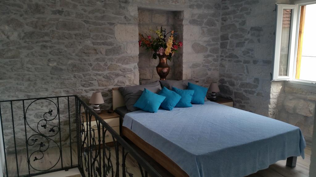 Apartment Petrovic Trogir Exteriör bild
