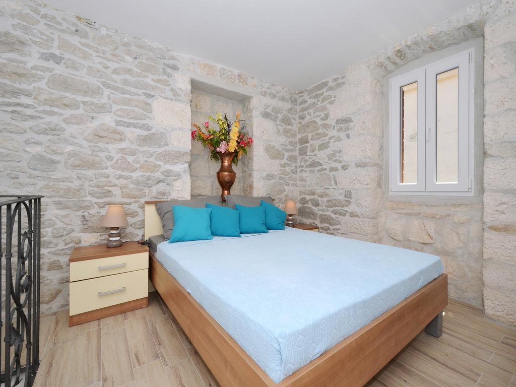 Apartment Petrovic Trogir Exteriör bild