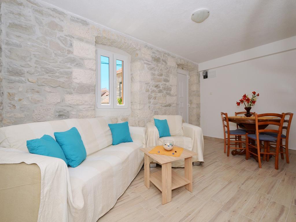 Apartment Petrovic Trogir Exteriör bild